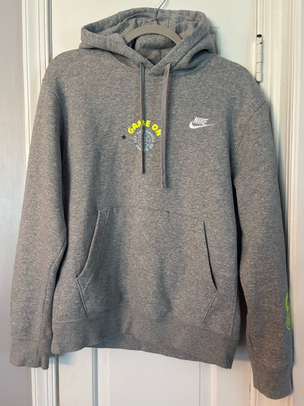 Nike Men's Gray 'Game On' Basketball Hoodie - size S